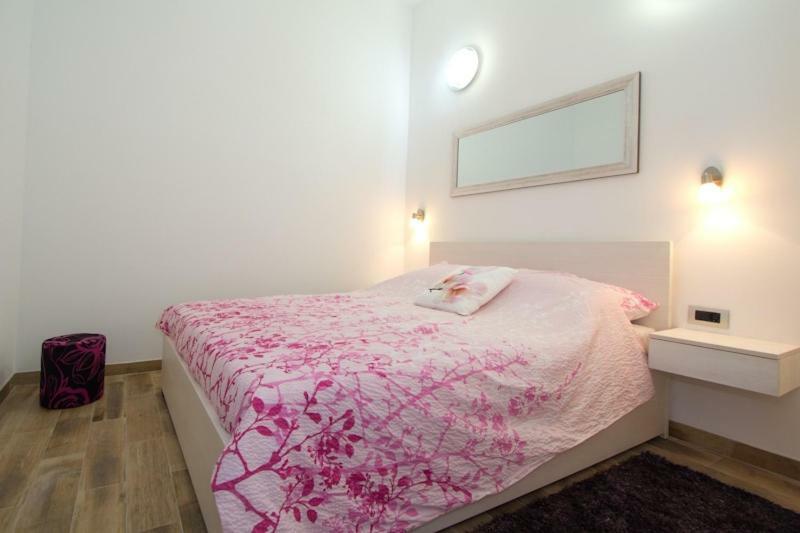 Apartment Radiant Orchid ポレッチ エクステリア 写真
